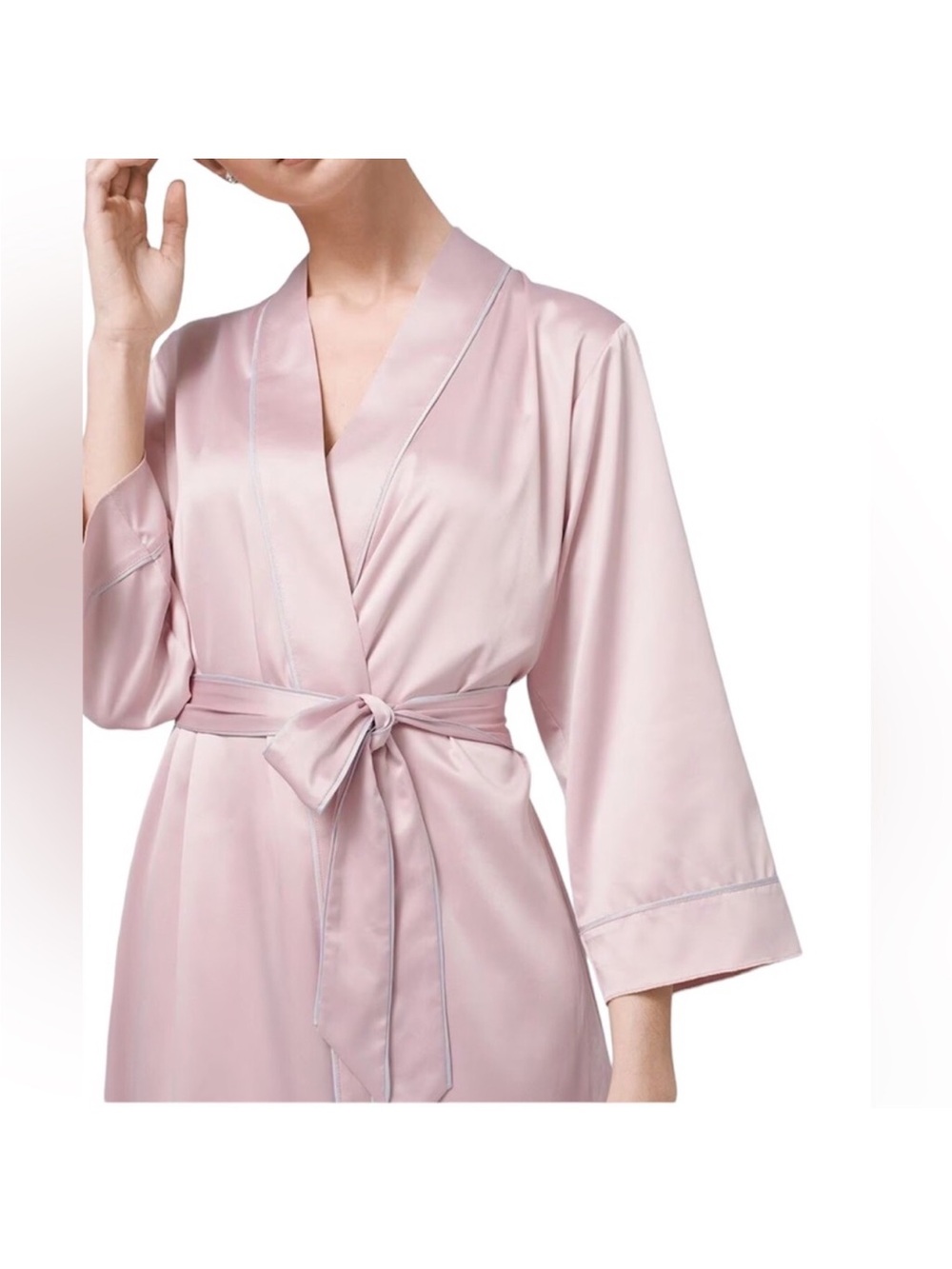 White House Black Market Blush Satin Wrap Short Women’s Robe✨